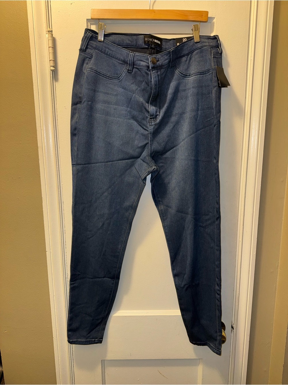 FashionNova Eva Super Soft Curvy Skinny Jeans